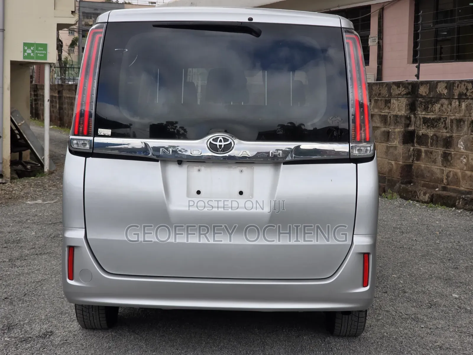 Toyota Noah 2019 Silver