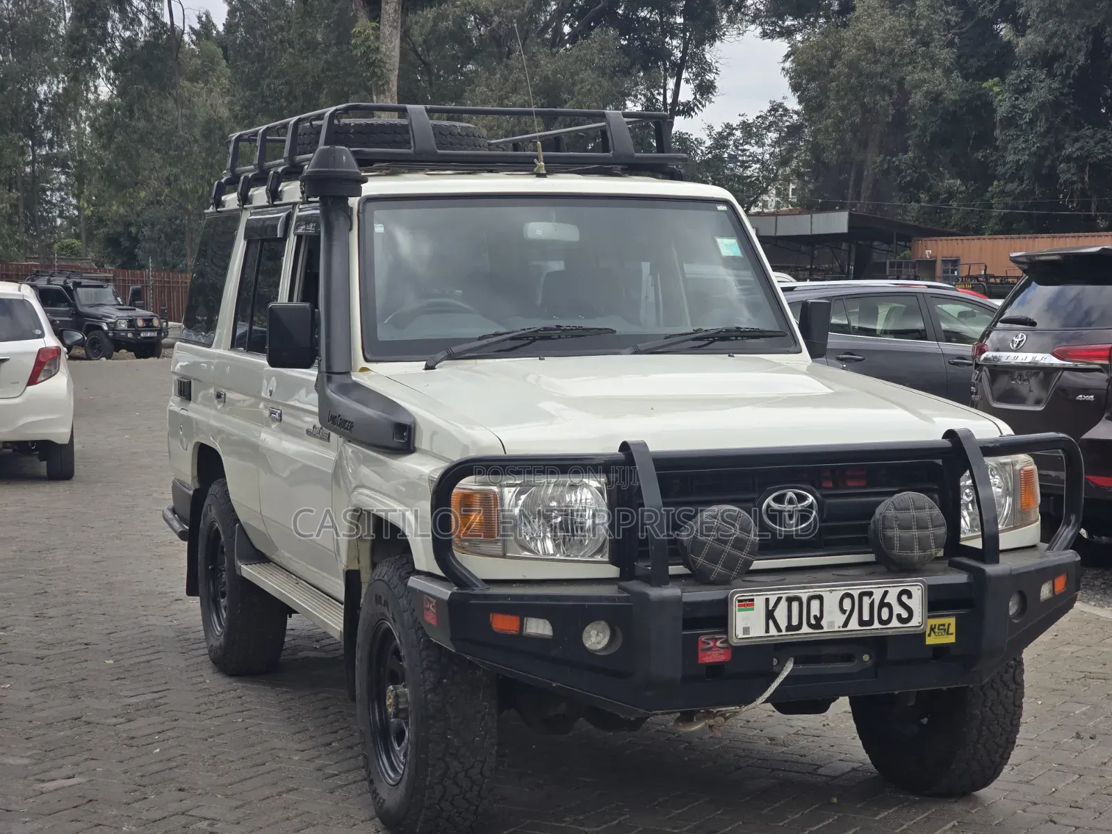 Toyota Land Cruiser 2016 Gold