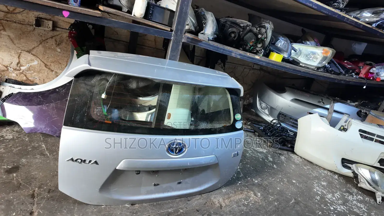 Toyota Aqua Nhp10 Boot Lid Original Ex-Japan