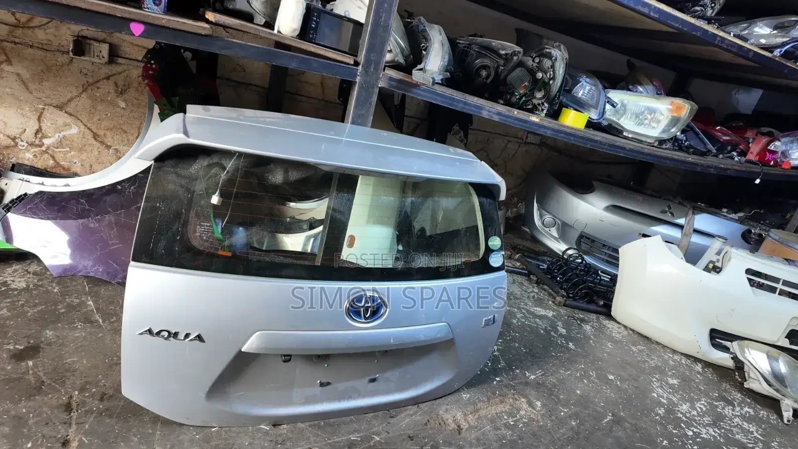Toyota Aqua Nhp10 Boot Lid Original Ex-Japan