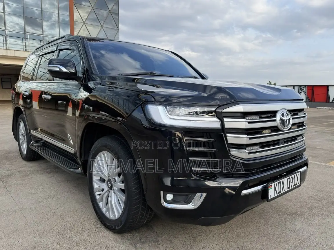 Toyota Land Cruiser 4.6 V8 ZX 2017 Black