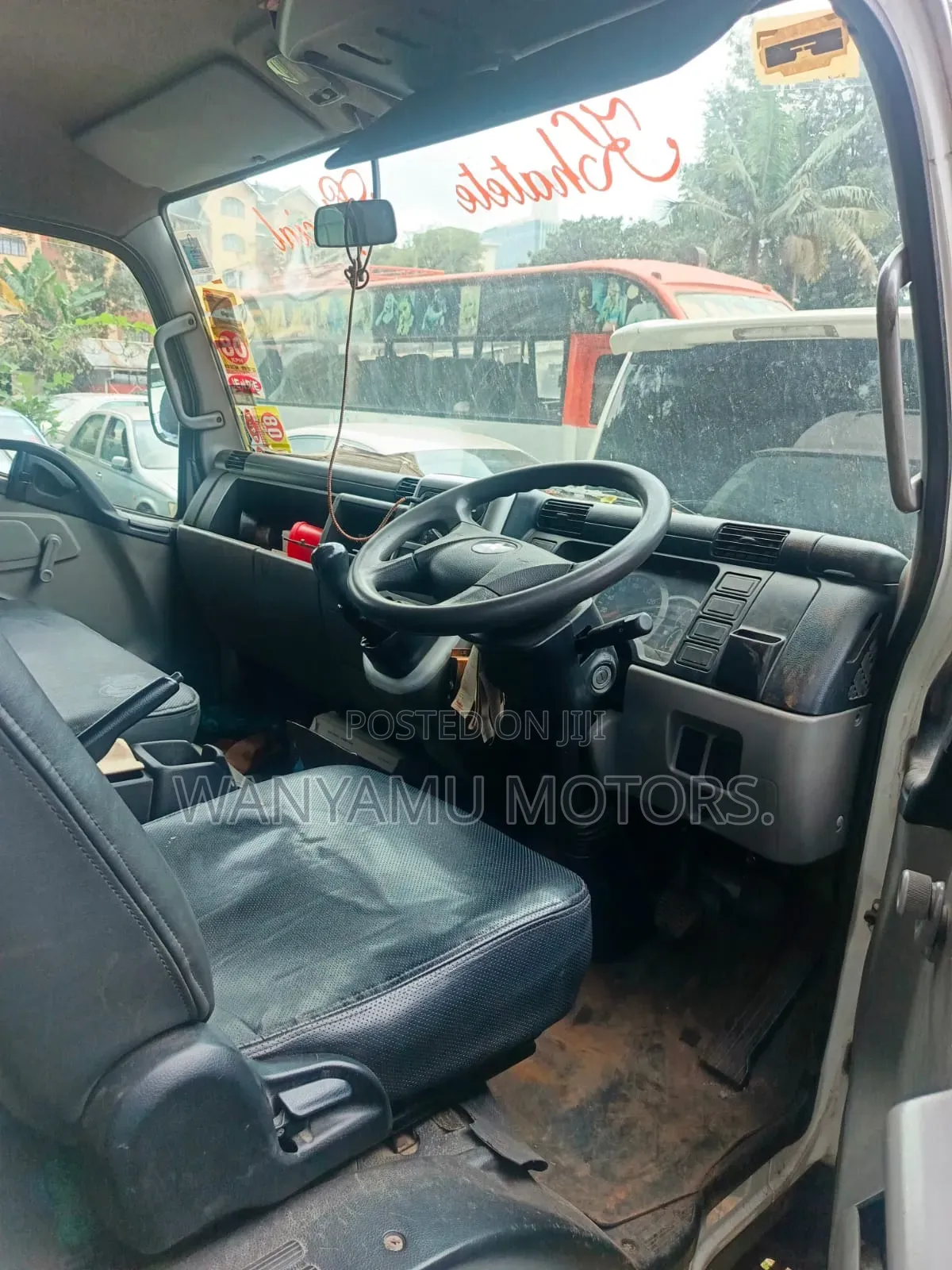 Mitsubishi Canter 2019 White