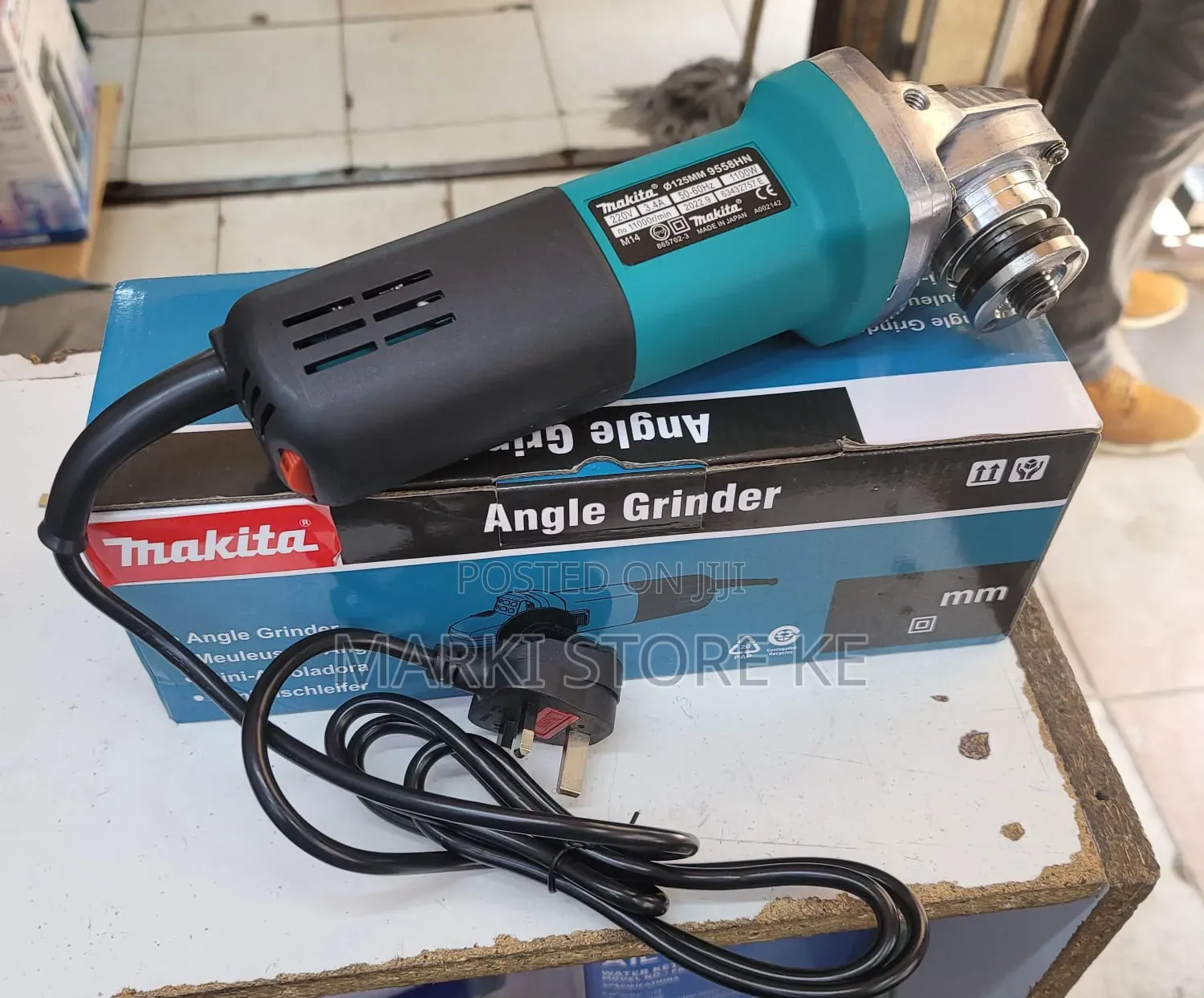 Makita 4.5" Angle Grinder/Electric Corded Angle Grinder
