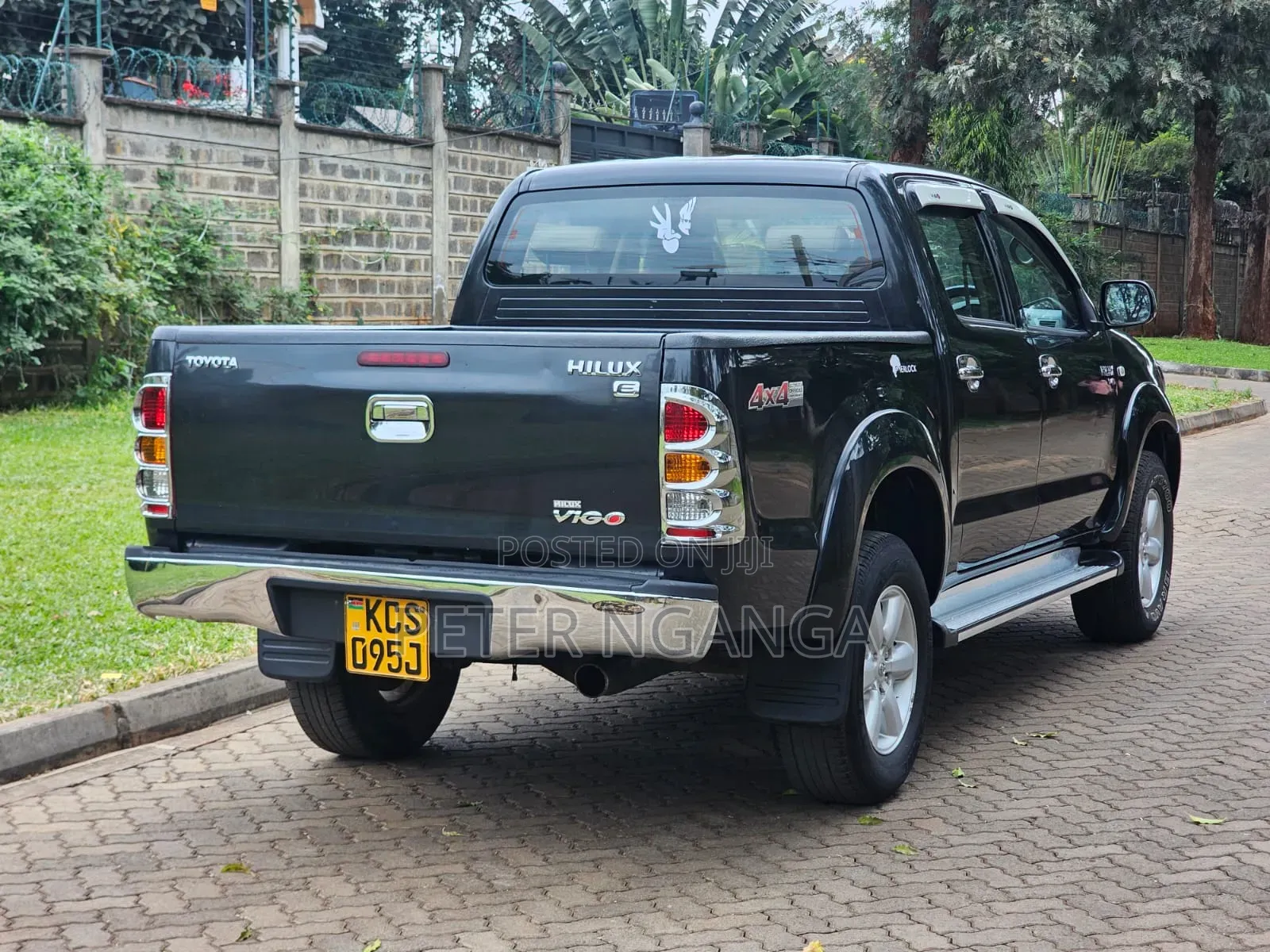 Toyota Hilux 2011 Matt Black