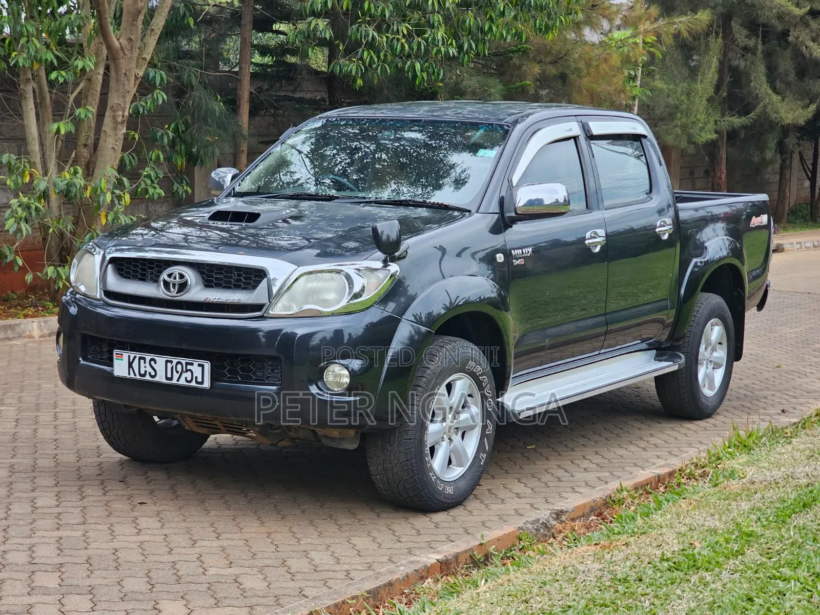 Toyota Hilux 2011 Matt Black