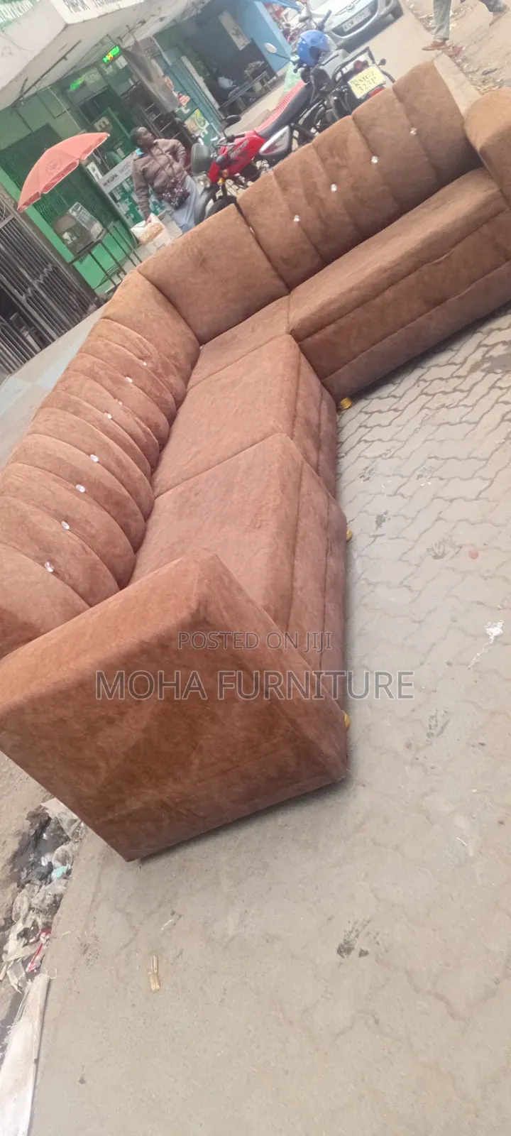 7 Seater Sofa Set in Good Condition for Salw