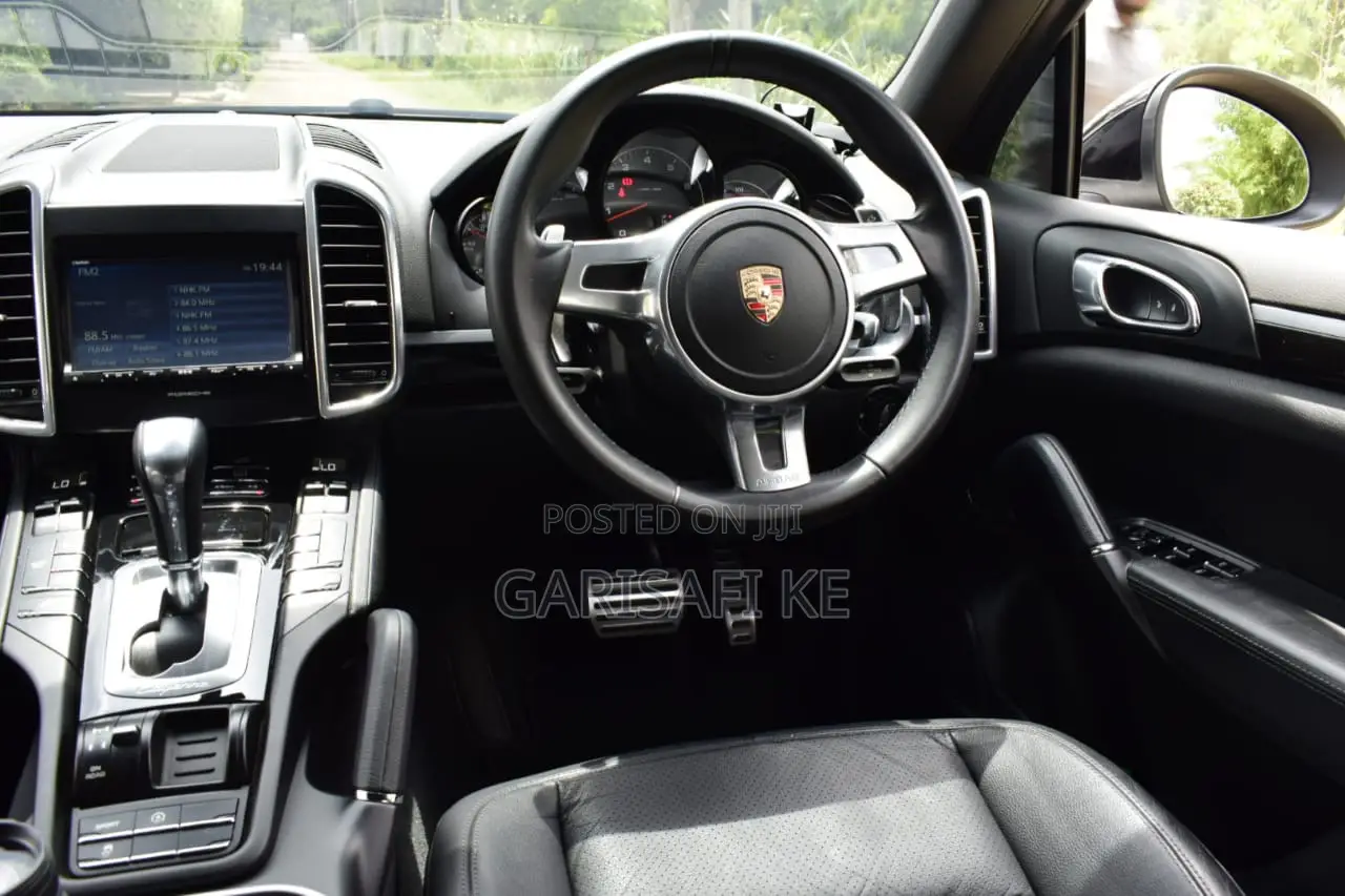Porsche Cayenne S 2013 Blue
