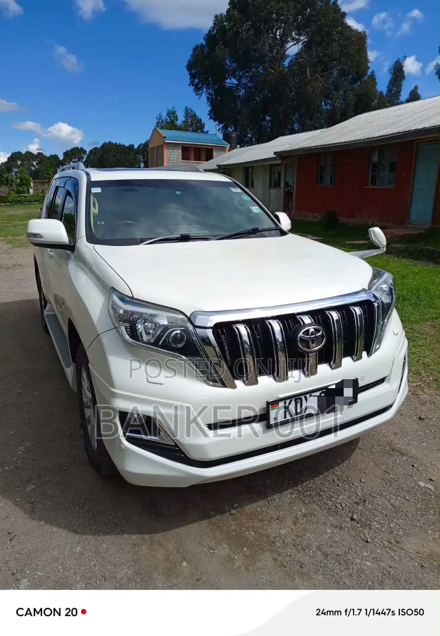 Toyota Land Cruiser 2016 White