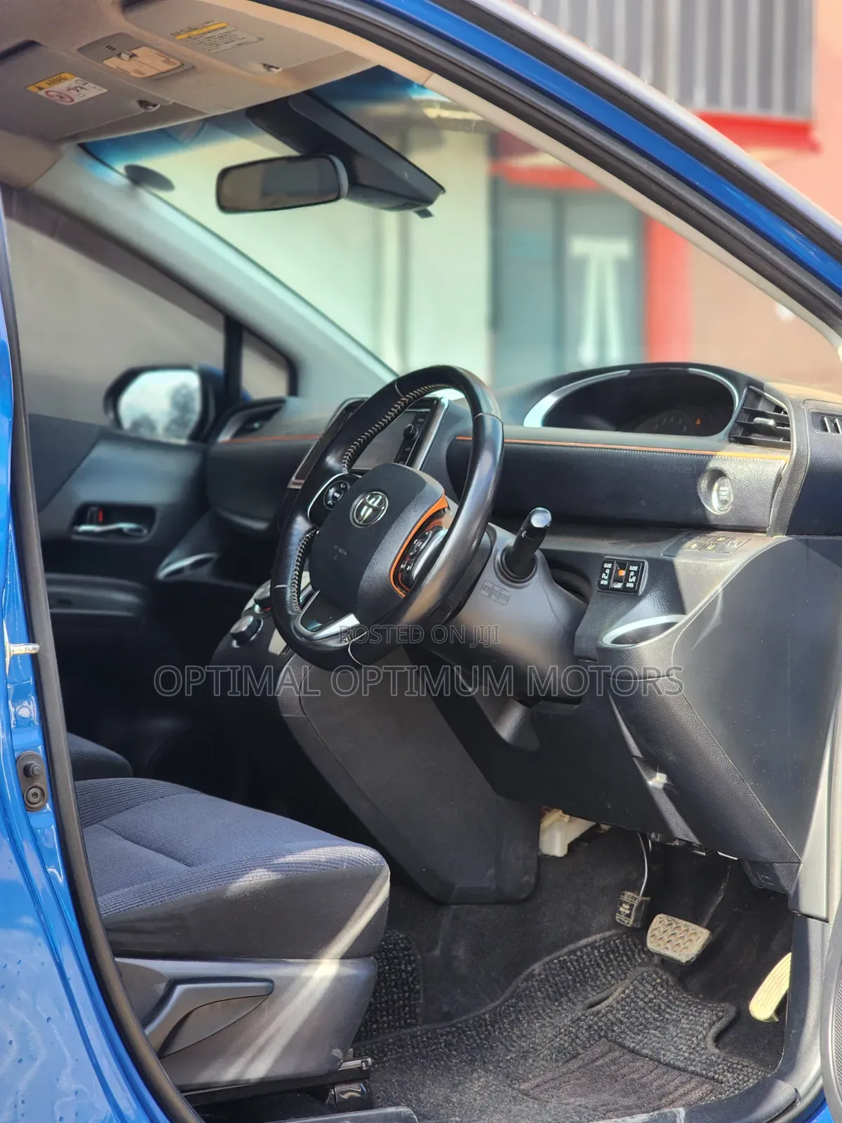 Toyota Sienta 2015 Blue