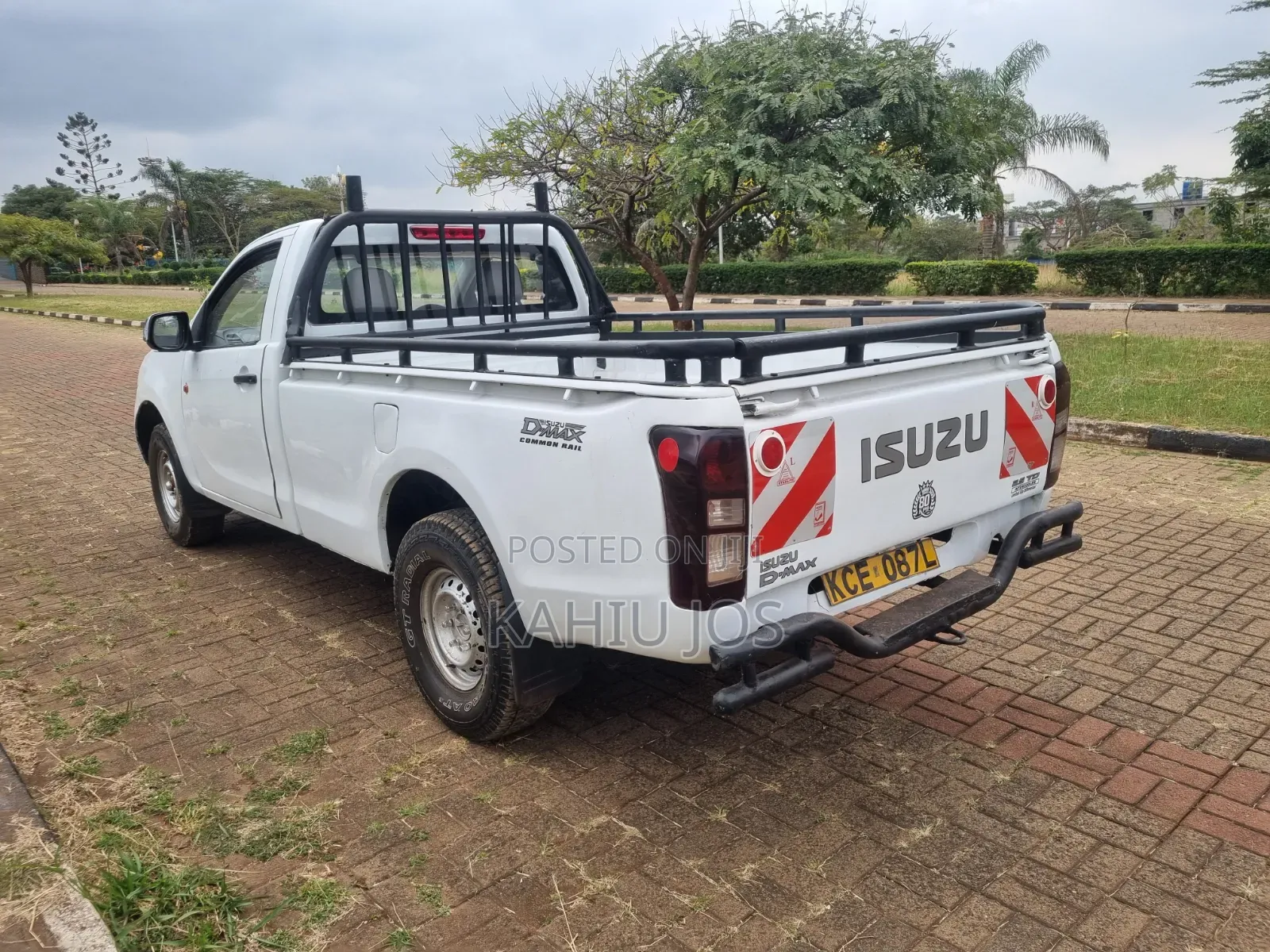 Isuzu D-MAX 2014 White