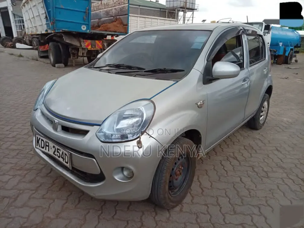 Toyota Passo 2014 Silver