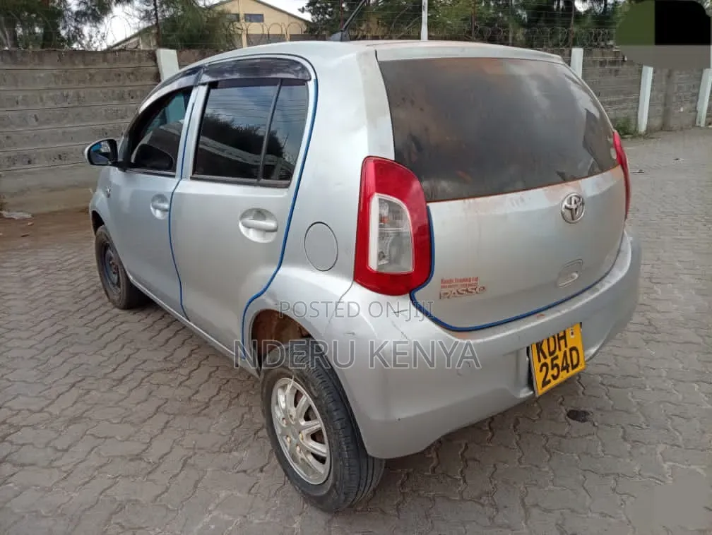 Toyota Passo 2014 Silver