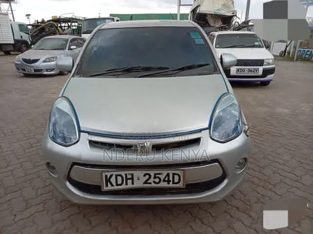 Toyota Passo 2014 Silver
