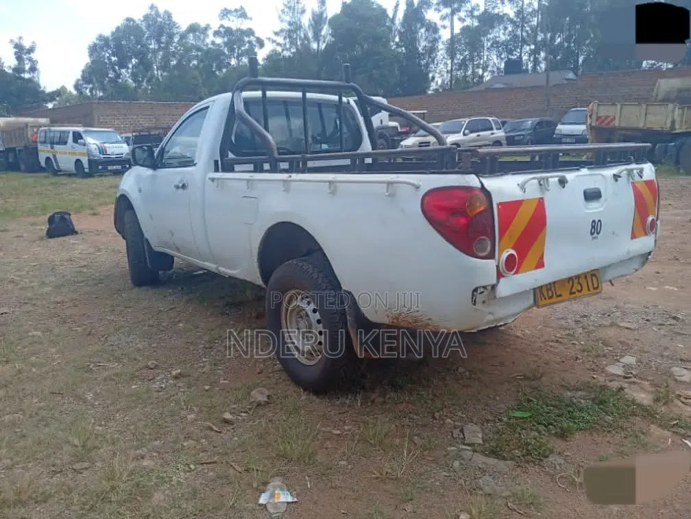 Mitsubishi L200 Single Cab 2.5 TD 4WD 2009 White