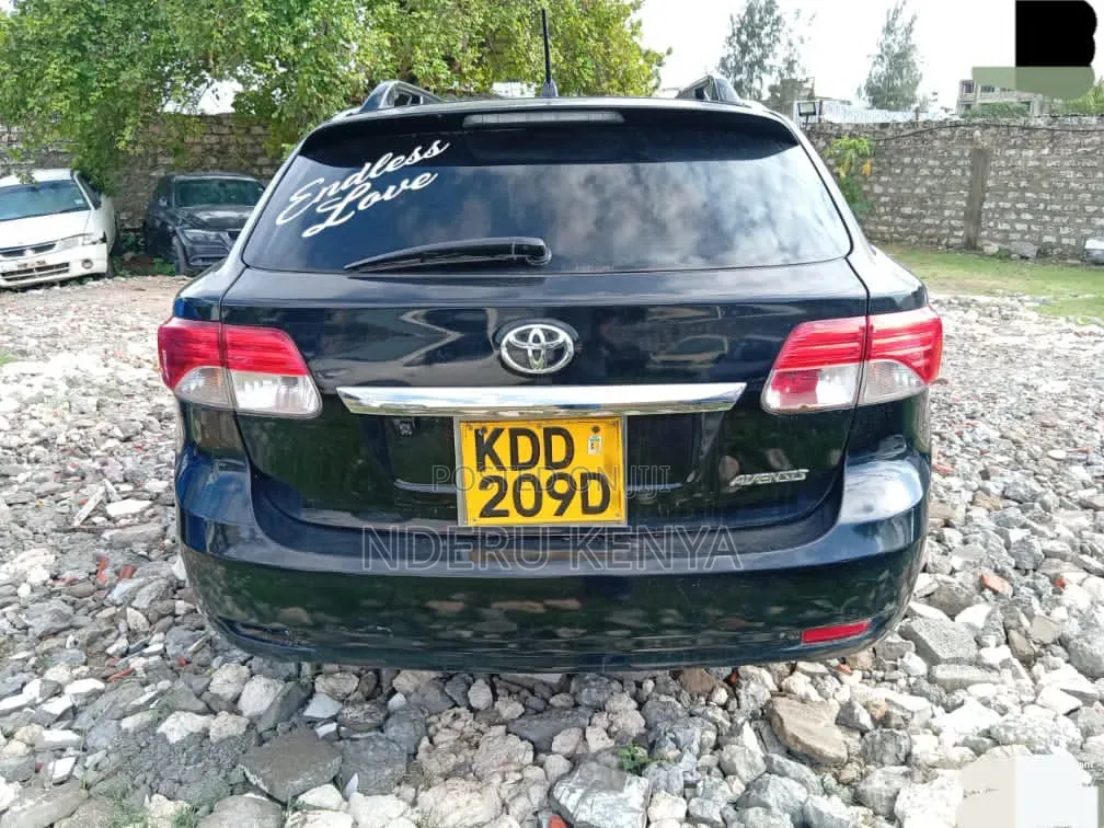 Toyota Avensis 2014 Black