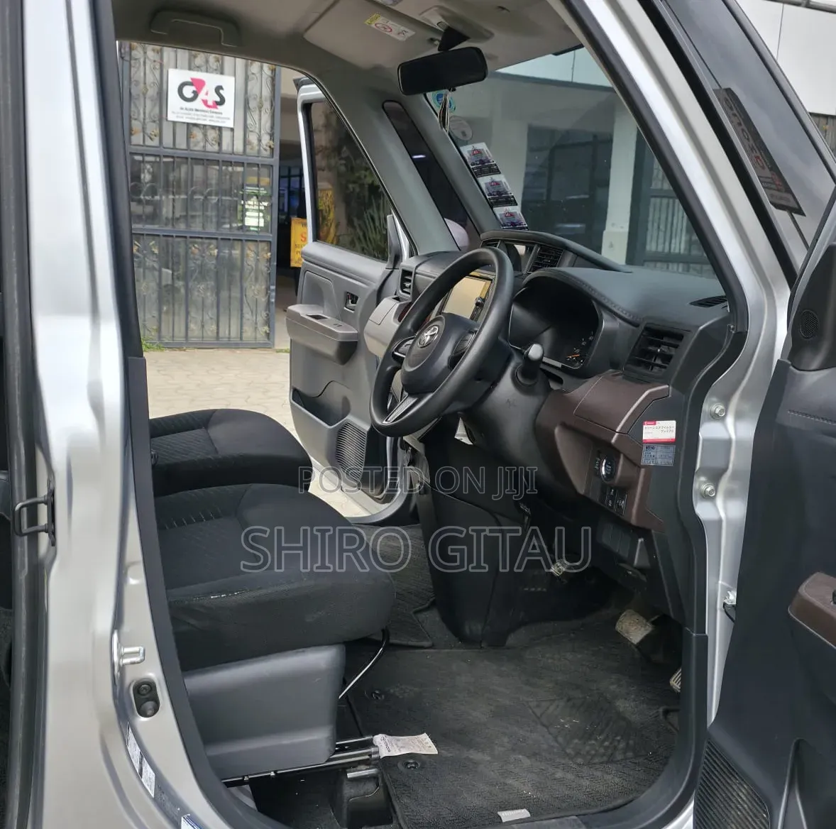 Toyota Roomy 2018 Silver