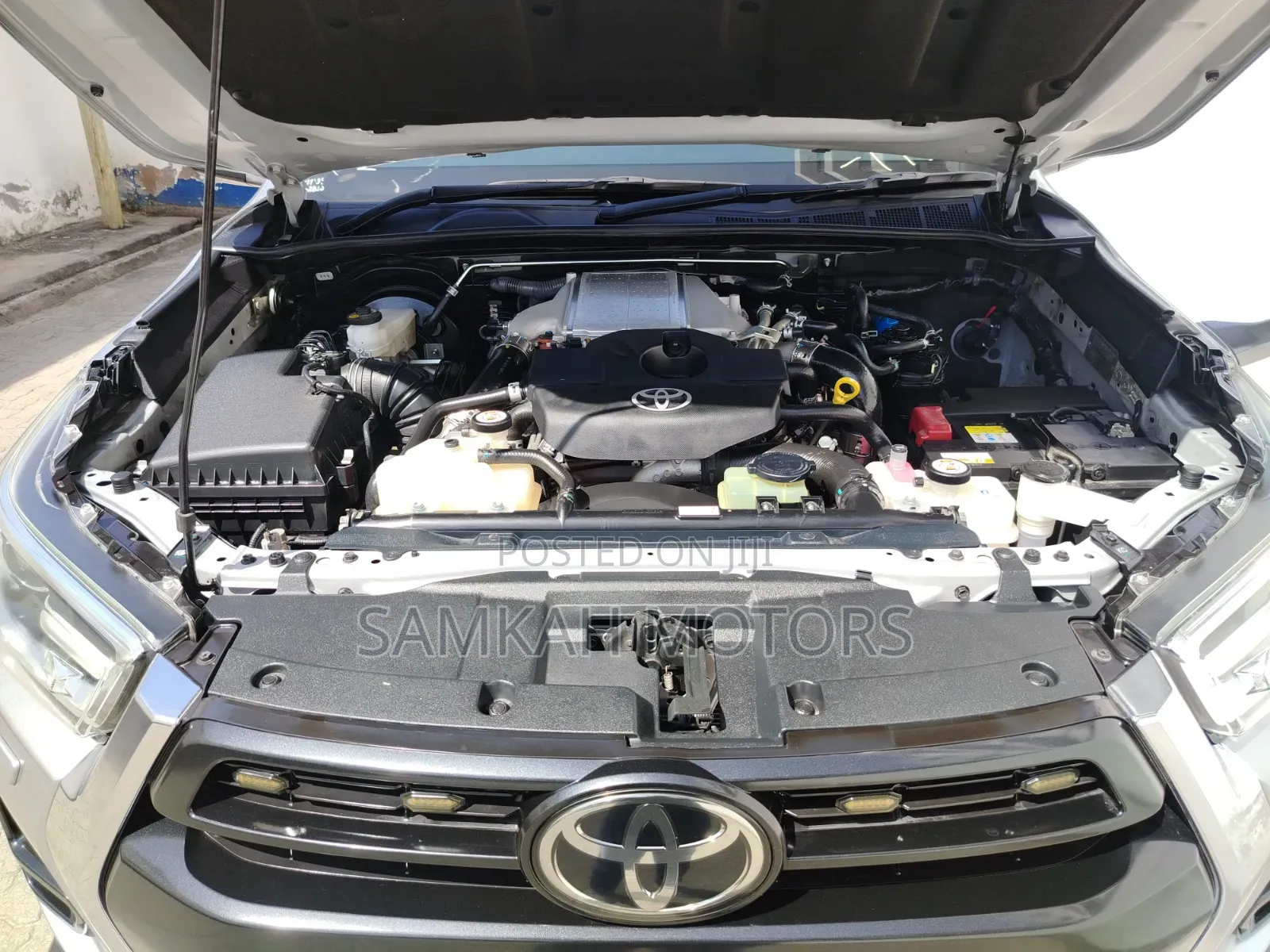 Toyota Hilux 2020 Gray