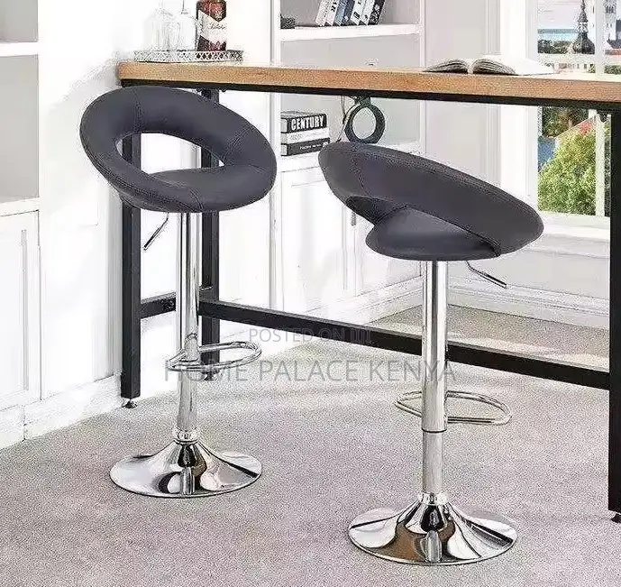 Bar Stool: Moon Shape Vintage High Bar Chair