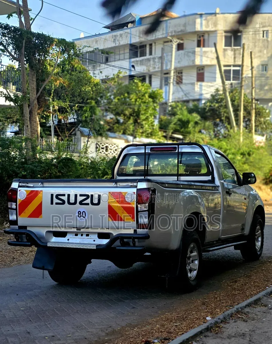 Isuzu D-MAX 2021 Silver