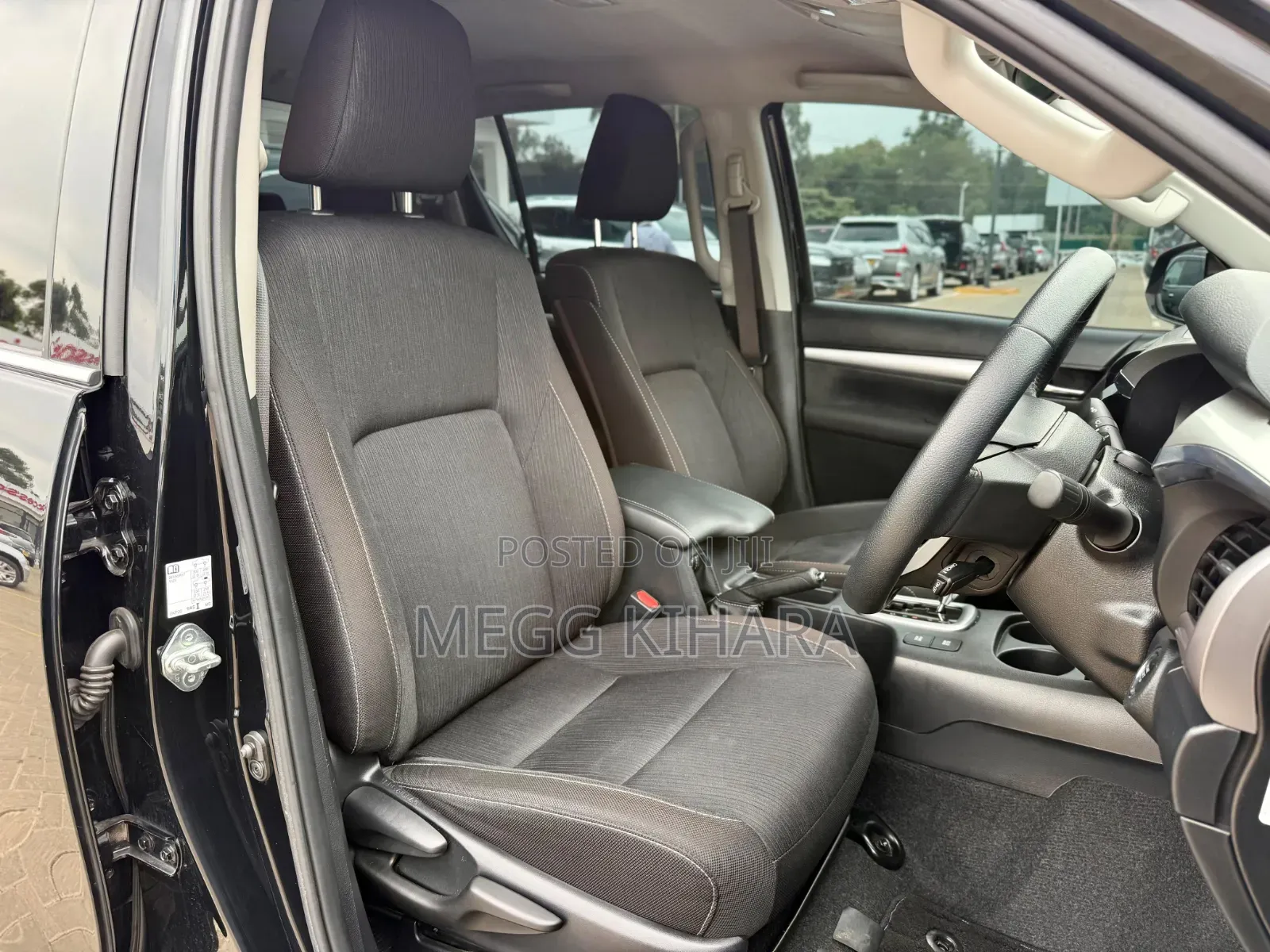 Toyota Hilux 2021 Black