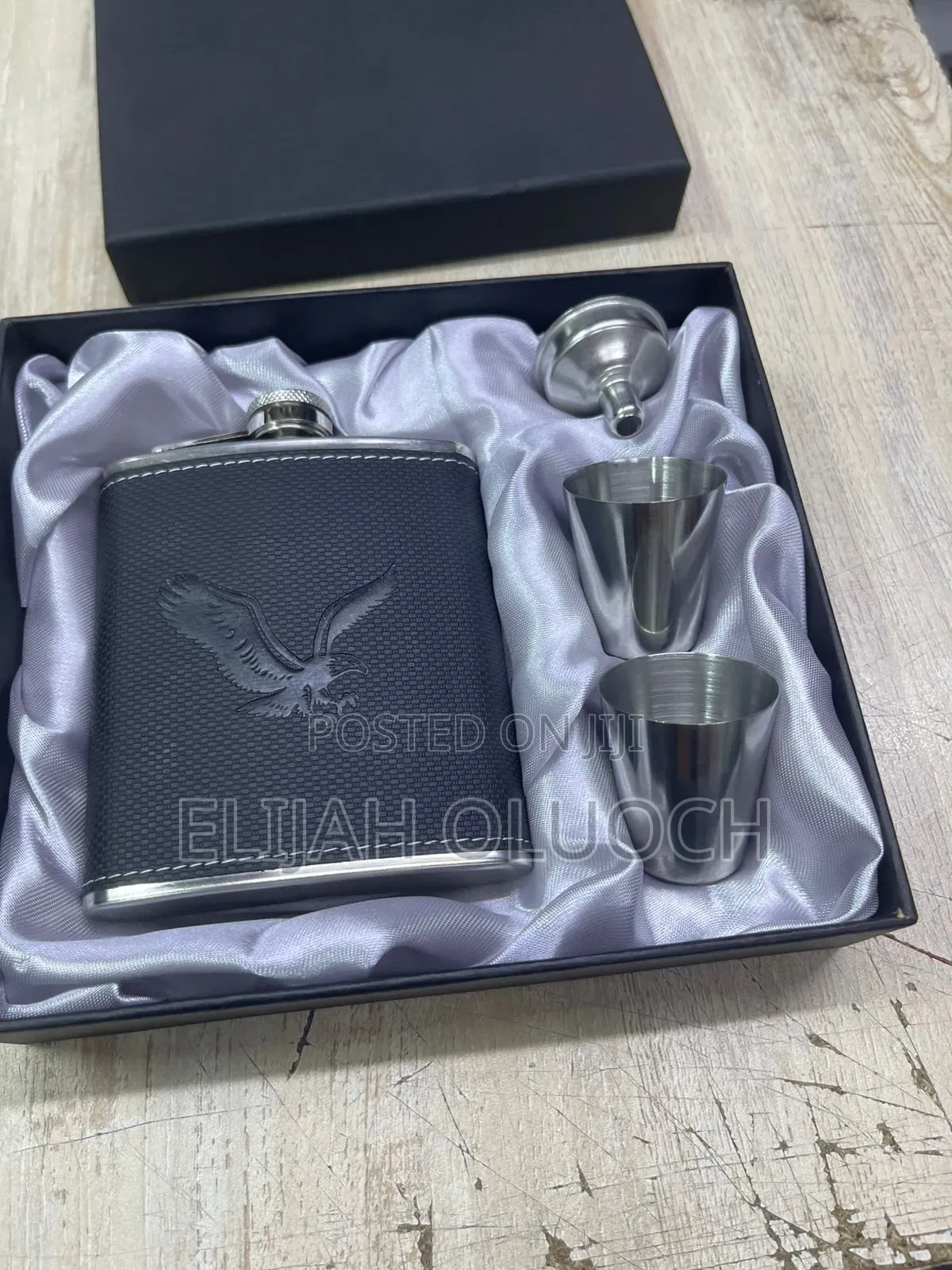 Black Hip Whisky Bottle Flask .Comes in a Nice Package