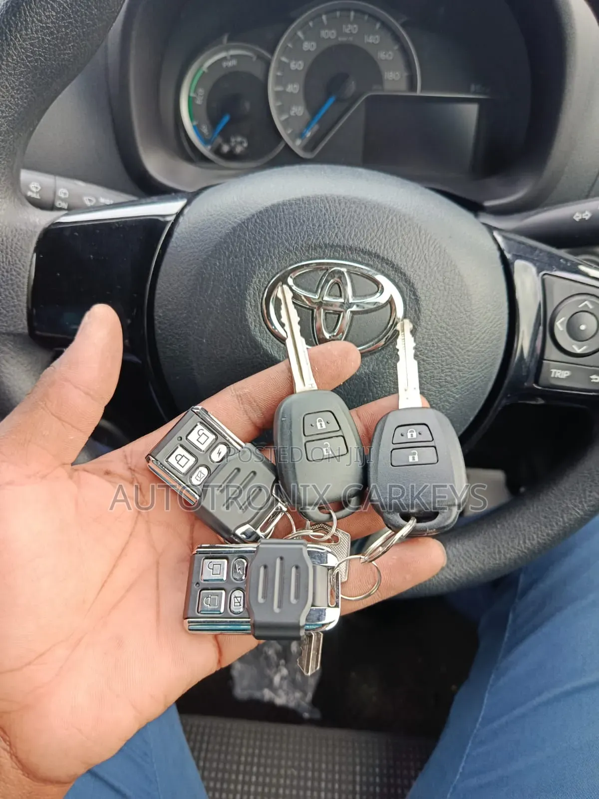 Toyota Vitz Duplicate Keys Cutting/ Replacement