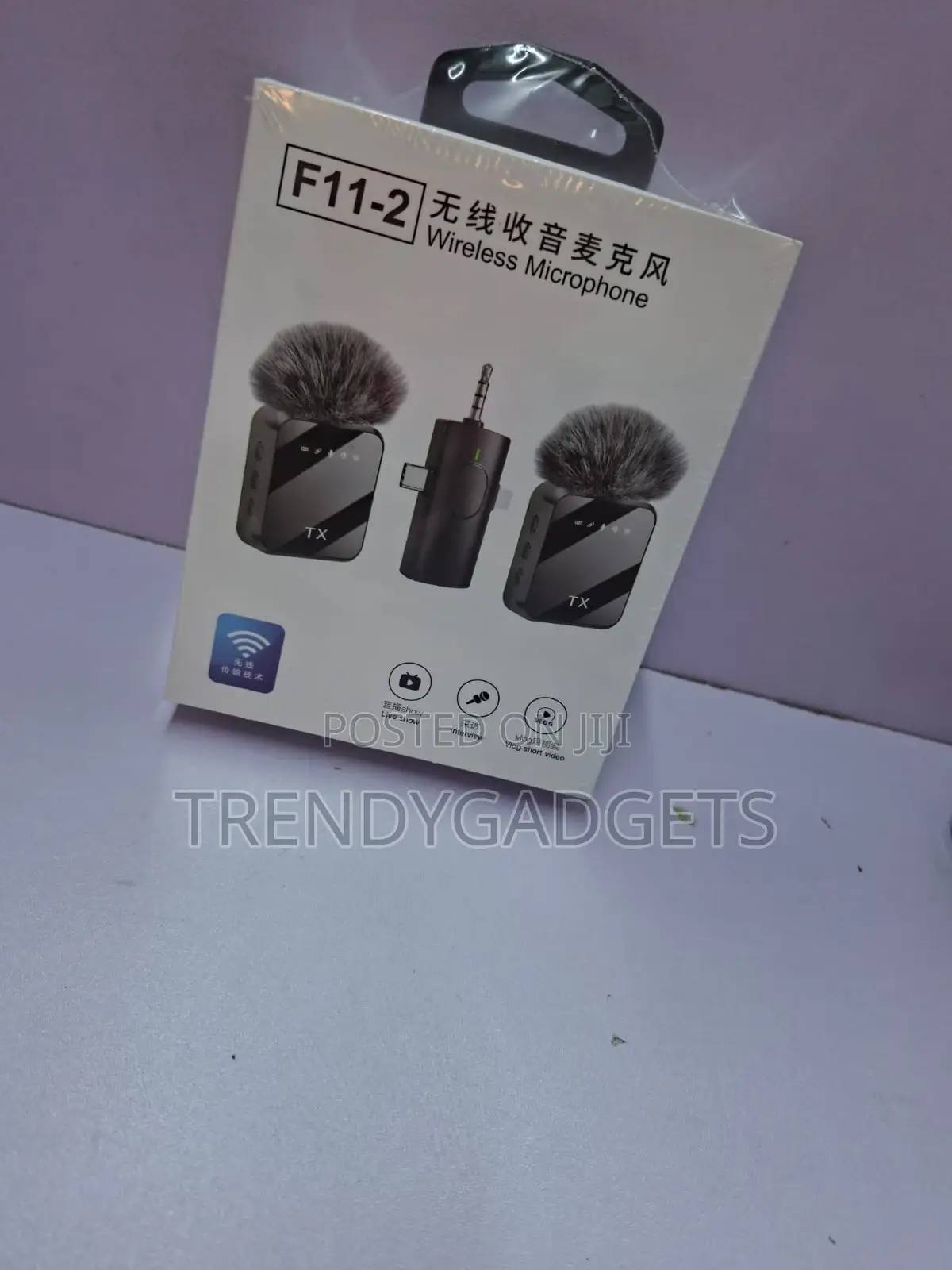 F11-2 Wireless Lavalier Mic for Vlogging and Interviews