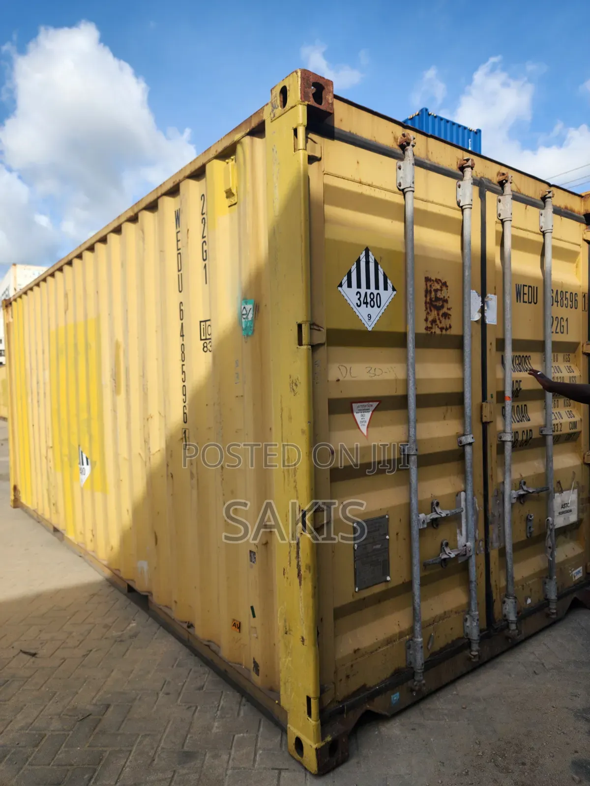 Call Sasa! 20-Foot Secure Containers!