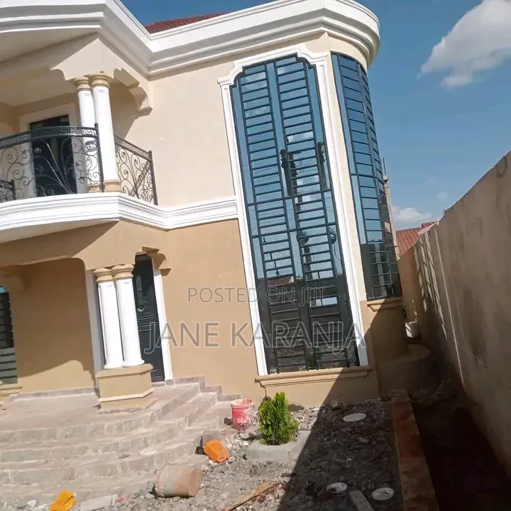 4bdrm Mansion in Salama, Makongeni / Thika for sale