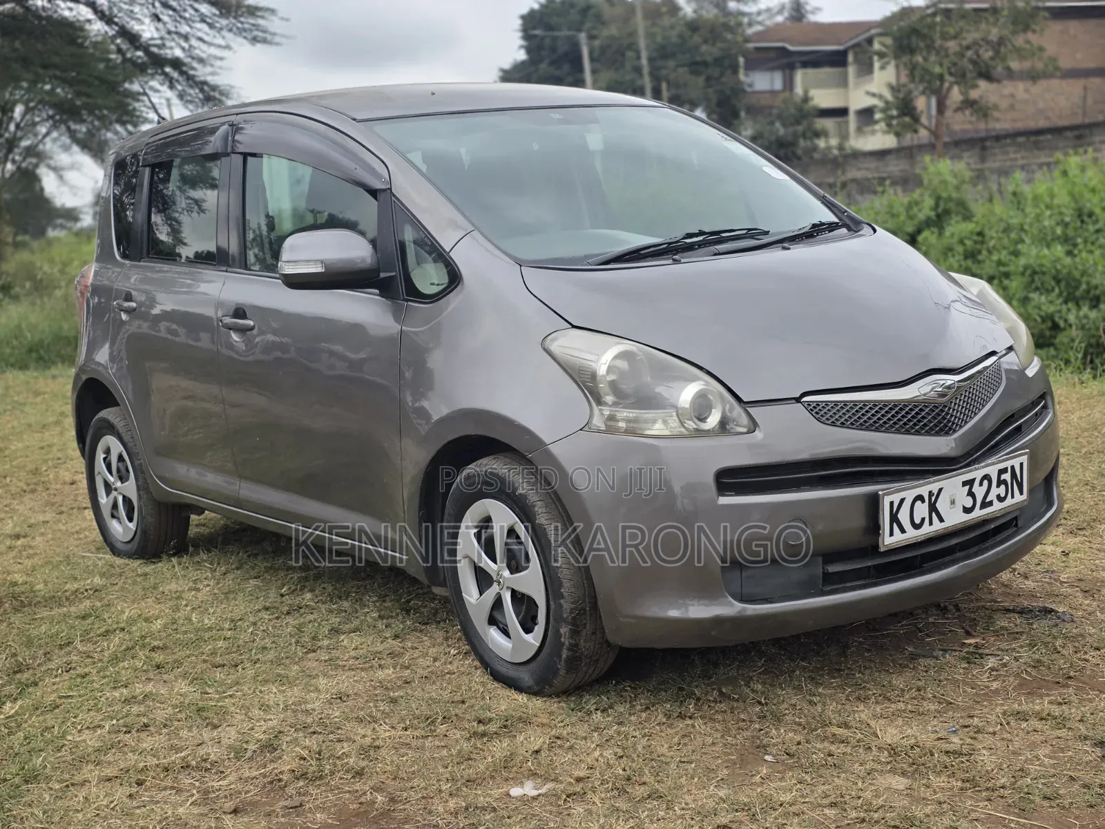 Toyota Ractis 2010 Gray