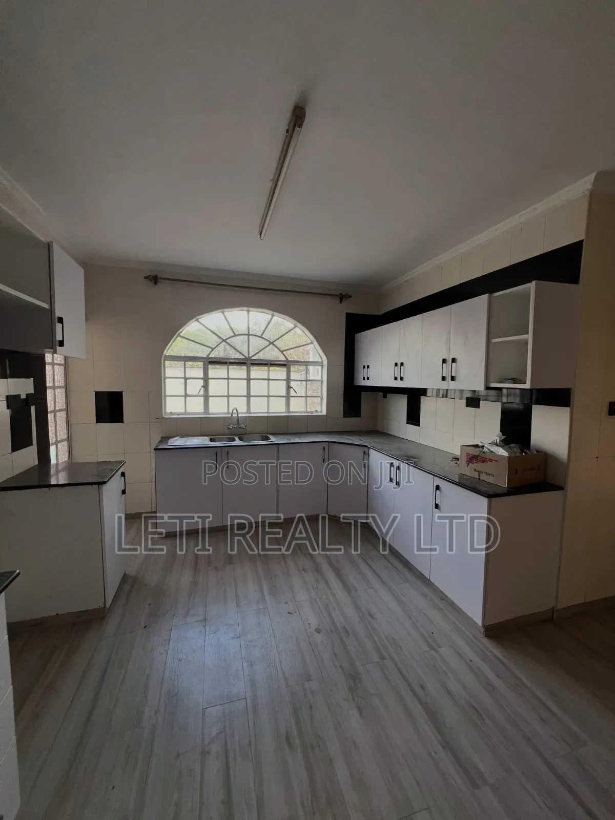 4bdrm Townhouse / Terrace in Muthangari for rent