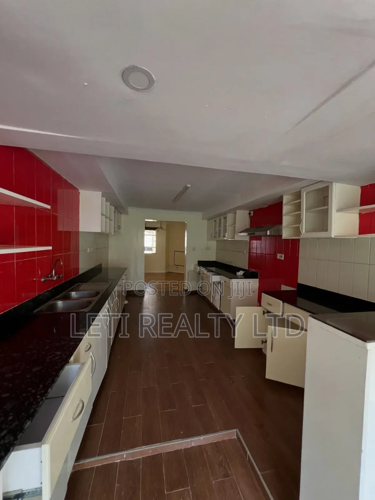 5bdrm Townhouse / Terrace in Valley Arcade for rent
