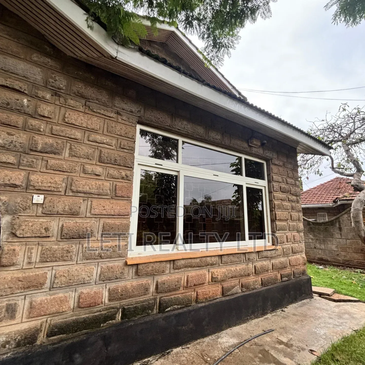 5bdrm Townhouse / Terrace in Muthangari for rent