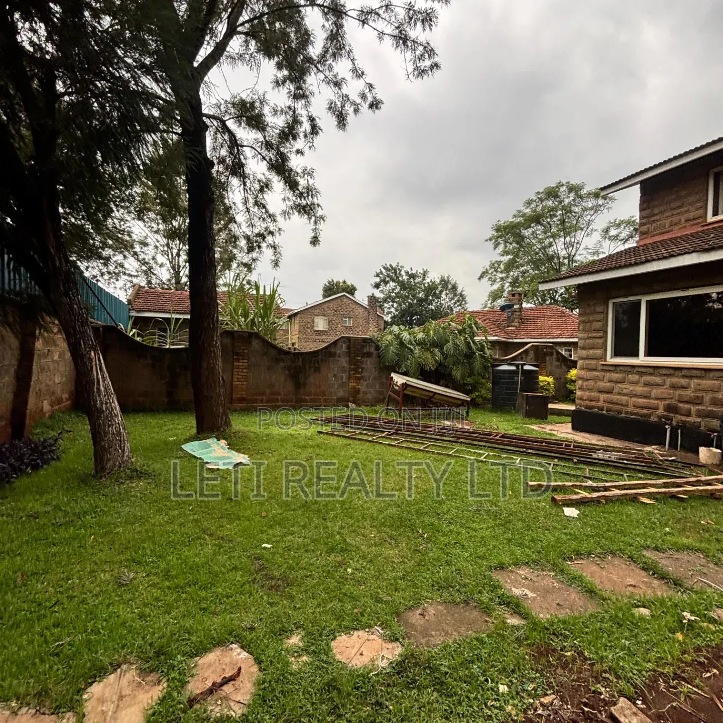 5bdrm Townhouse / Terrace in Muthangari for rent