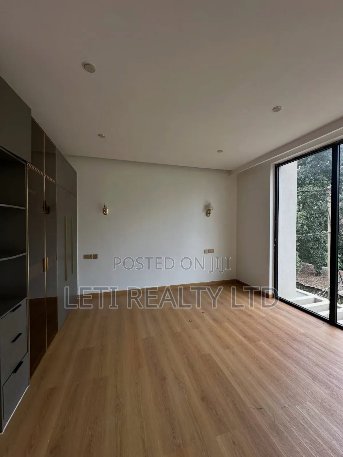 5bdrm Townhouse / Terrace in Muthangari for rent