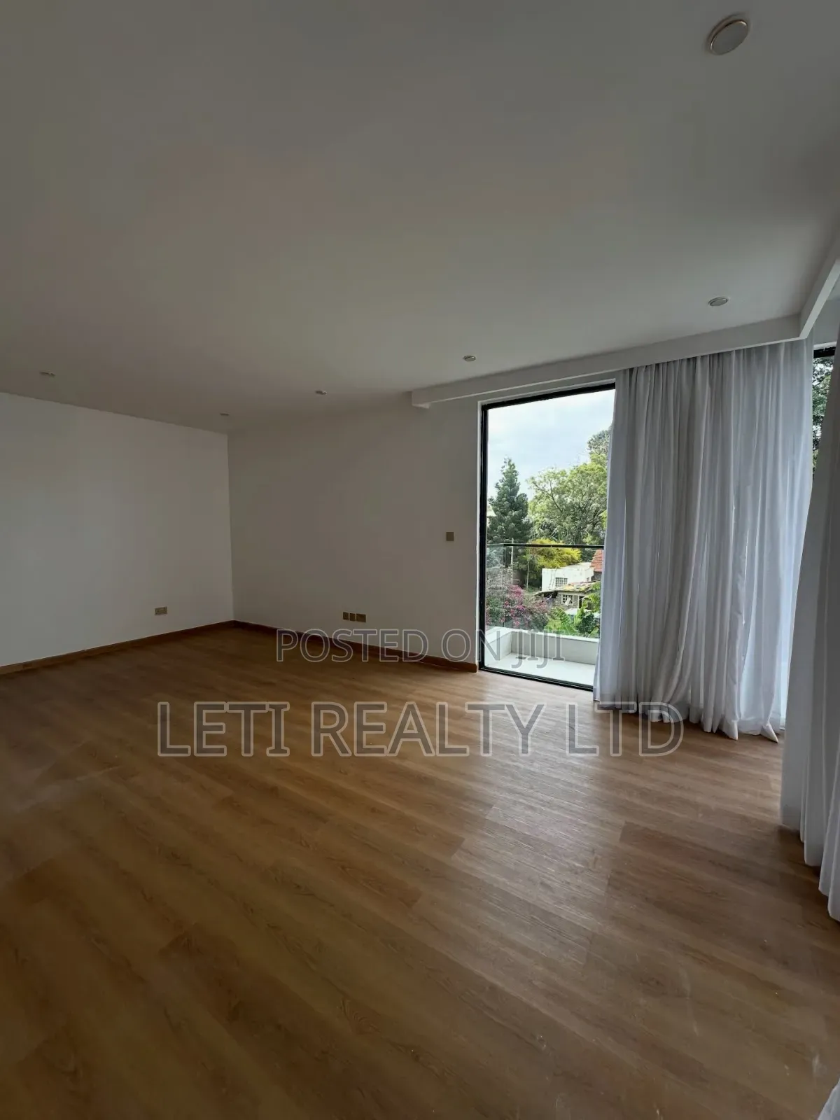 5bdrm Townhouse / Terrace in Muthangari for rent