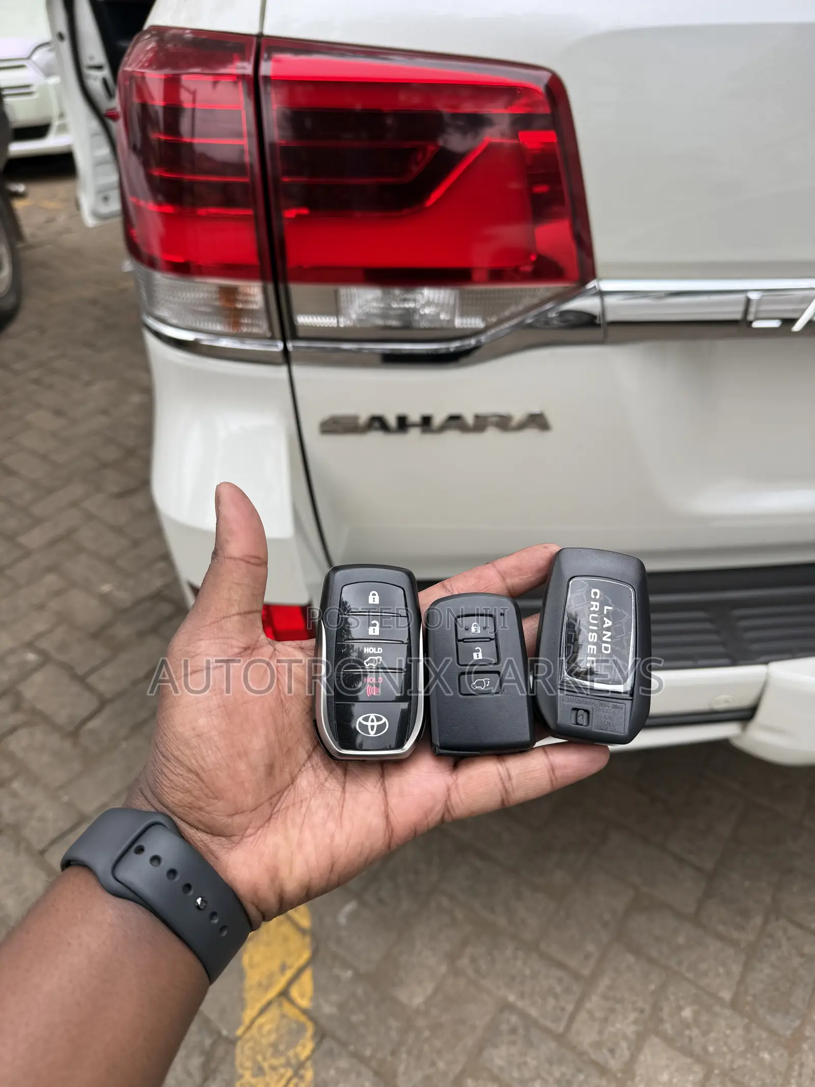 Toyota Land Cruiser 200 Series Sahara Keys Done