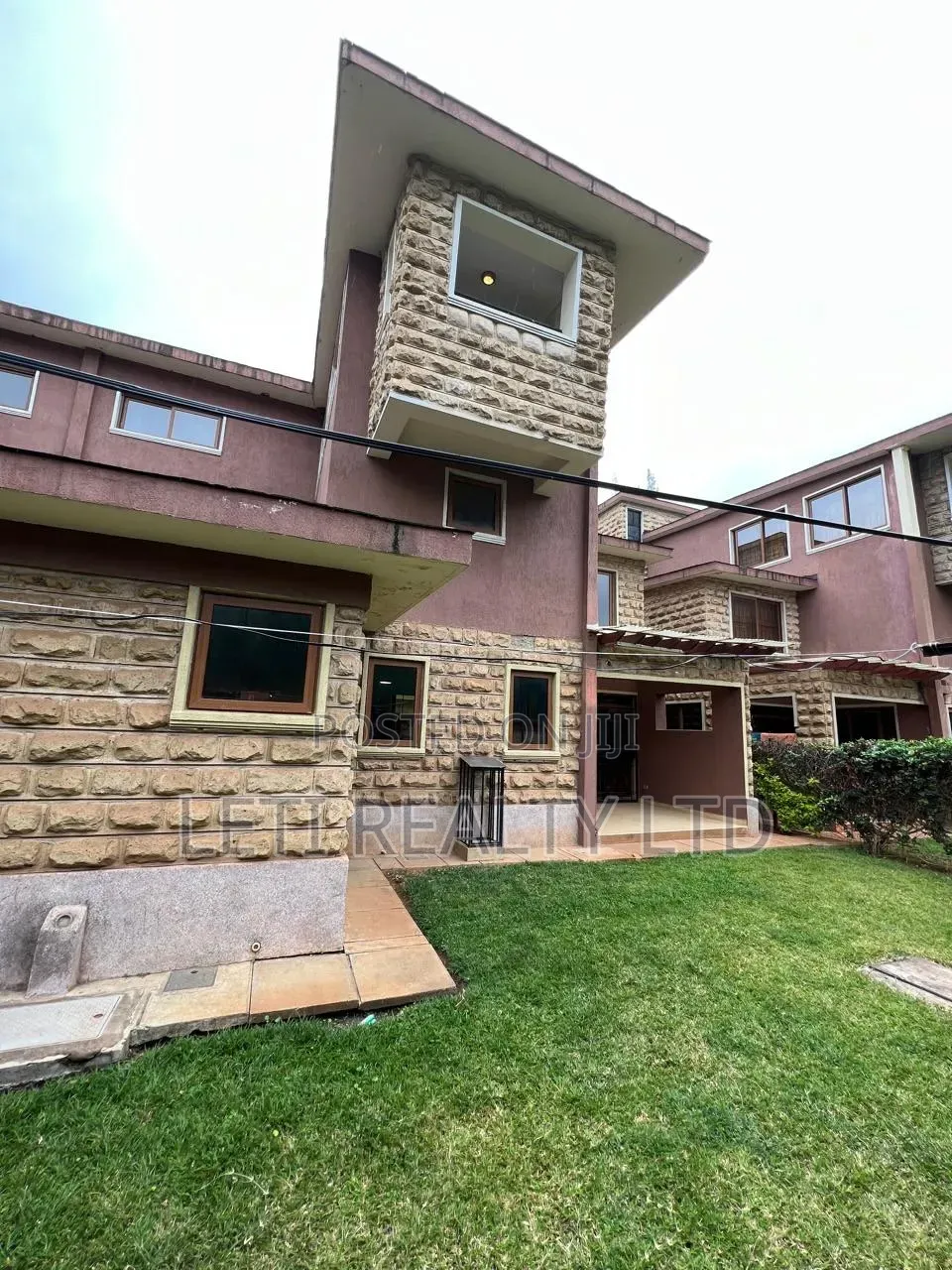 5bdrm Townhouse / Terrace in Muthangari for rent