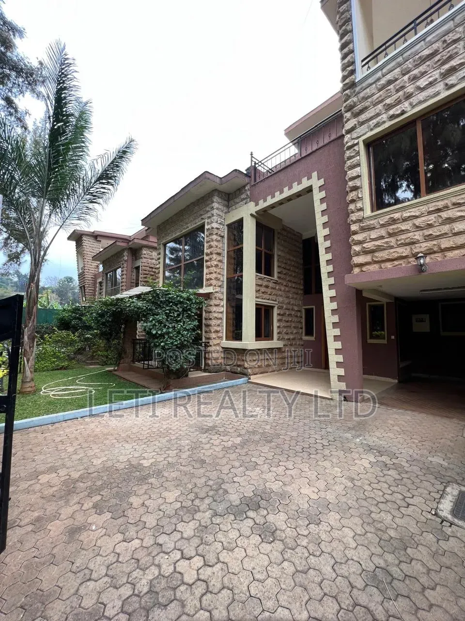 5bdrm Townhouse / Terrace in Muthangari for rent