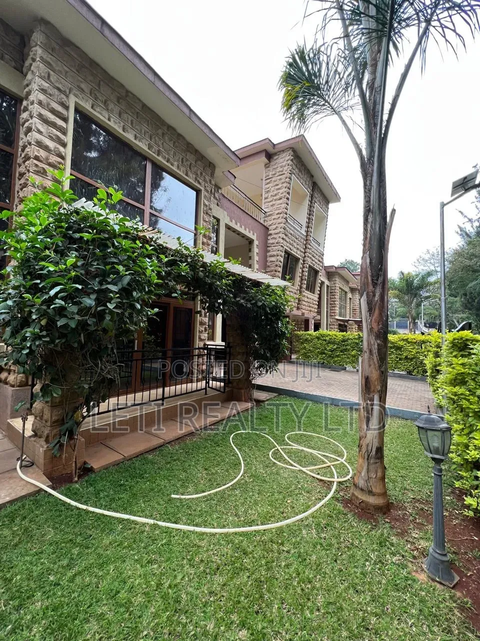 5bdrm Townhouse / Terrace in Muthangari for rent