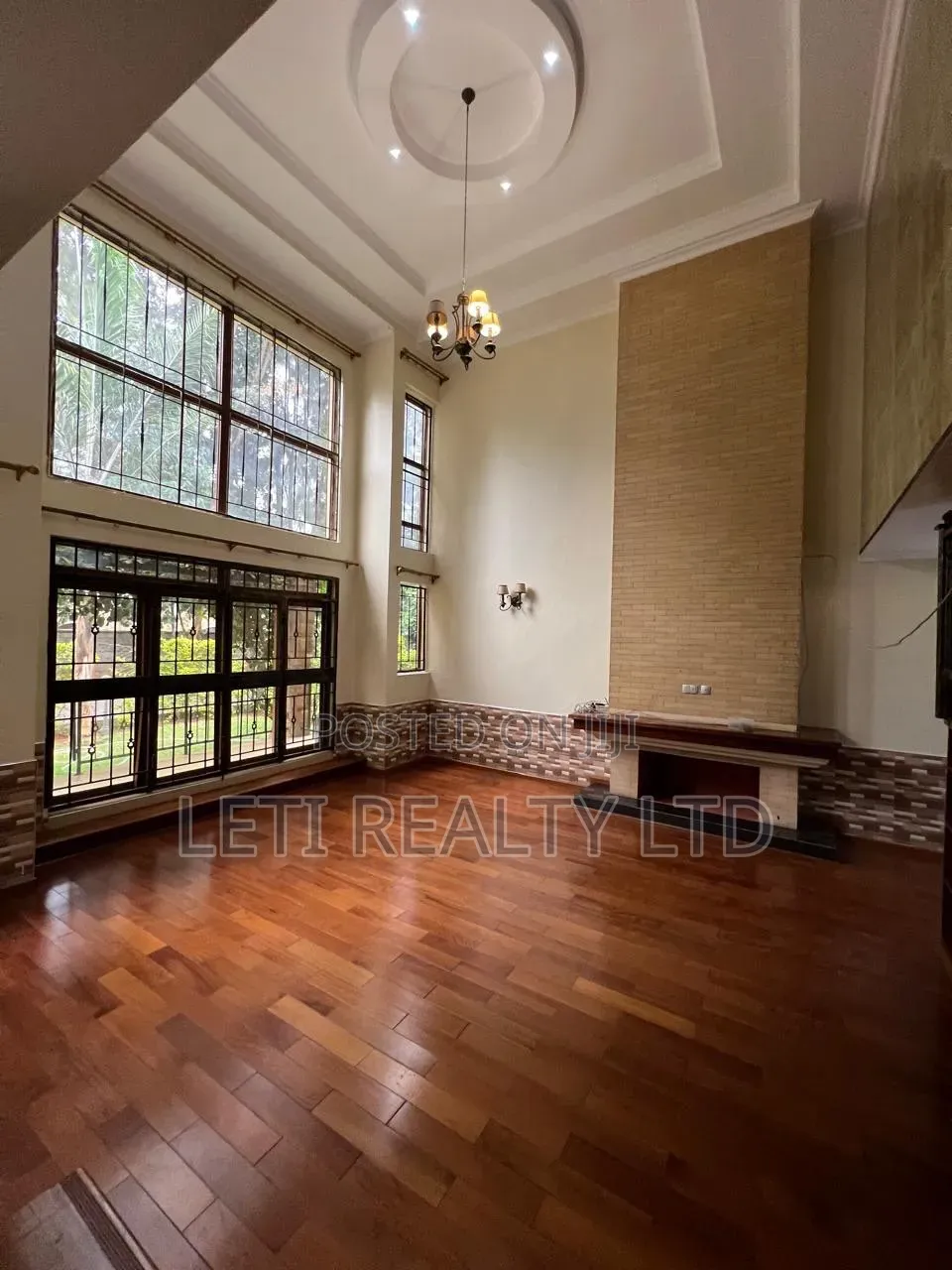 5bdrm Townhouse / Terrace in Muthangari for rent
