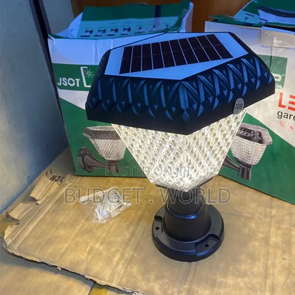 Solar RGB Gate Pillar Light – Color Changing Outdoor Garden Lamp