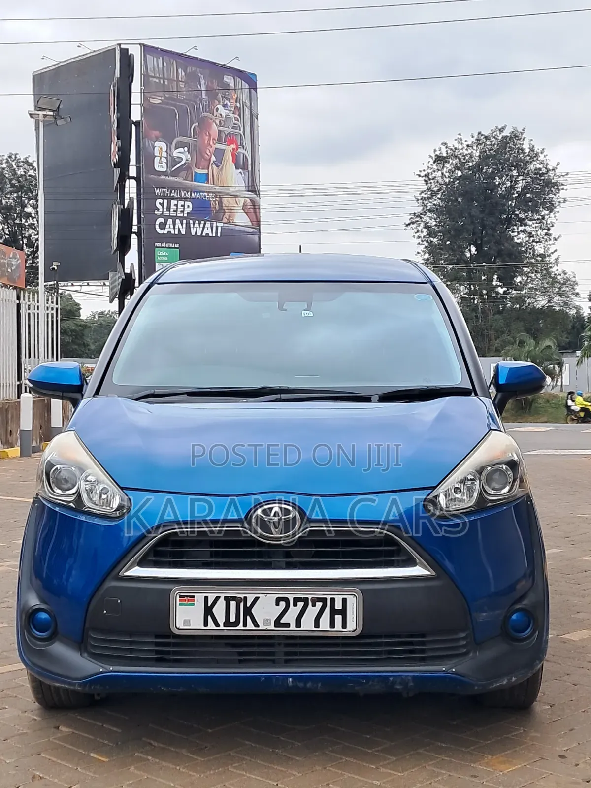 Toyota Sienta 2015 Blue