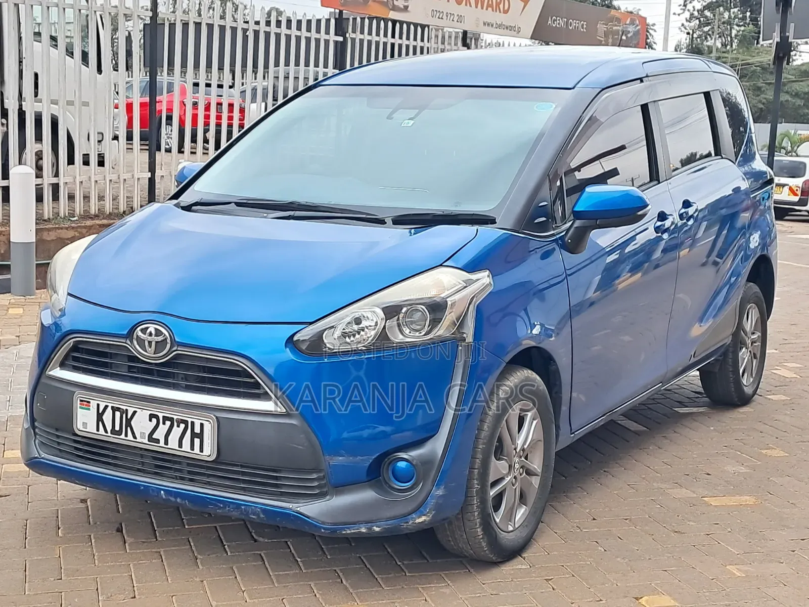 Toyota Sienta 2015 Blue