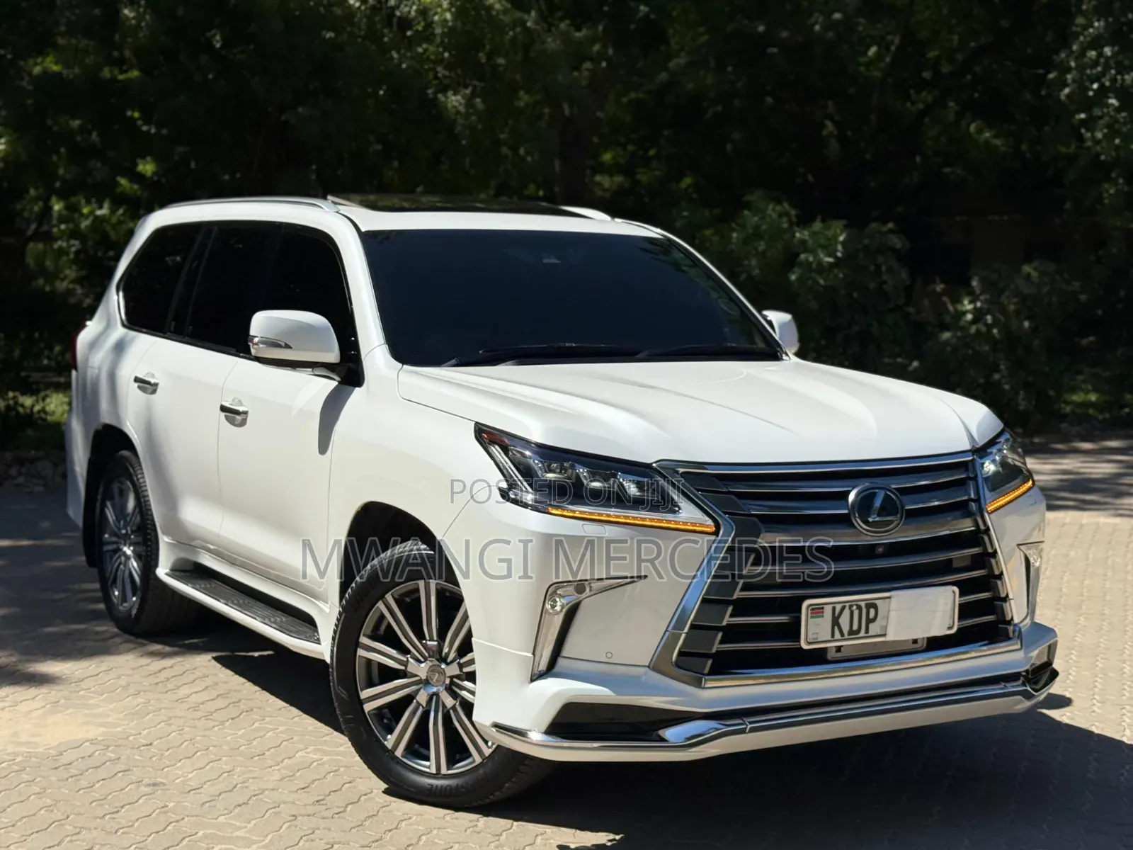 Lexus LX 2017 White