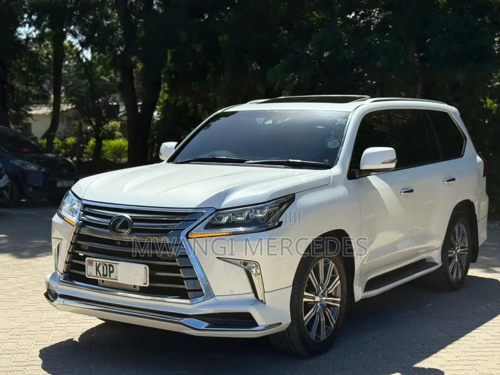 Lexus LX 2017 White