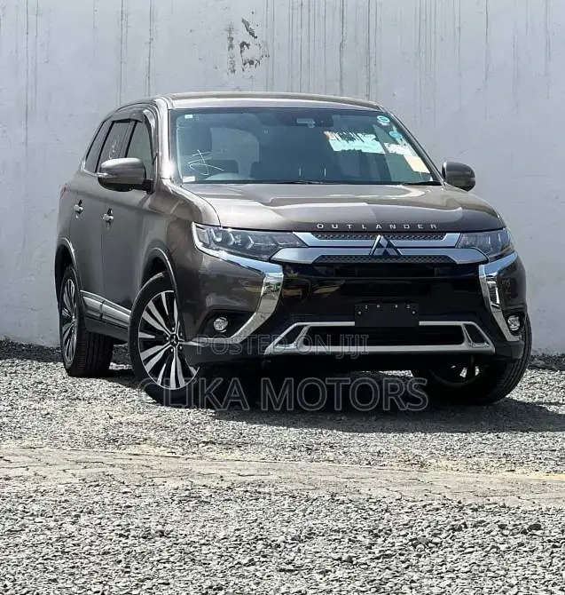 Mitsubishi Outlander ES FWD 2019 Brown