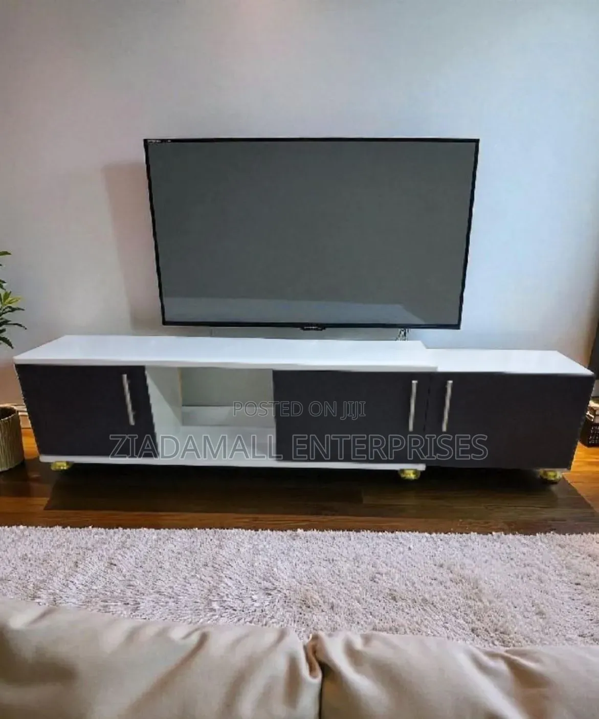 The Tokyo 6ft Tv Stand: Modern Storage With Expandable Convenience