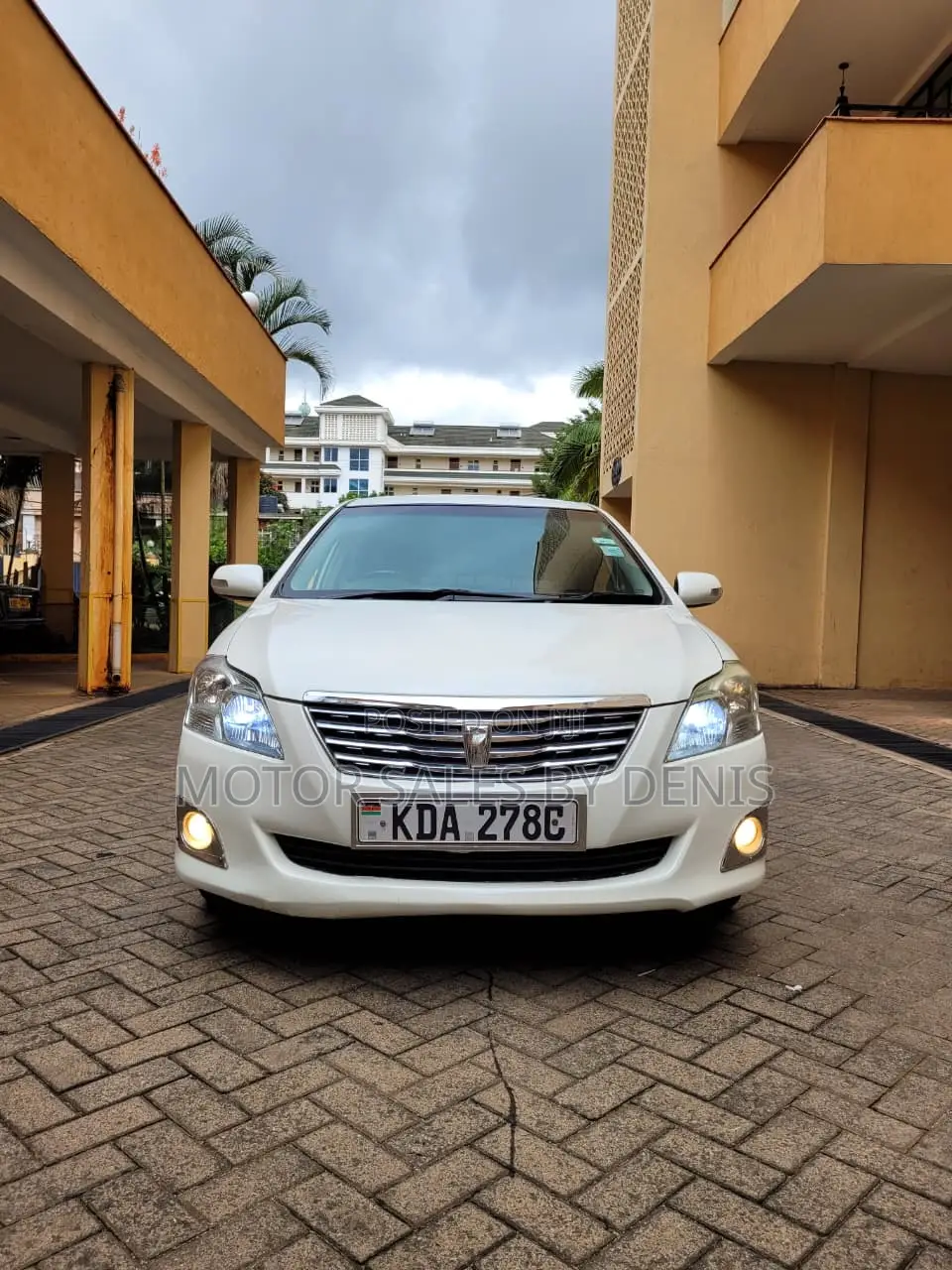 Toyota Premio 1.8 FWD 2013 White