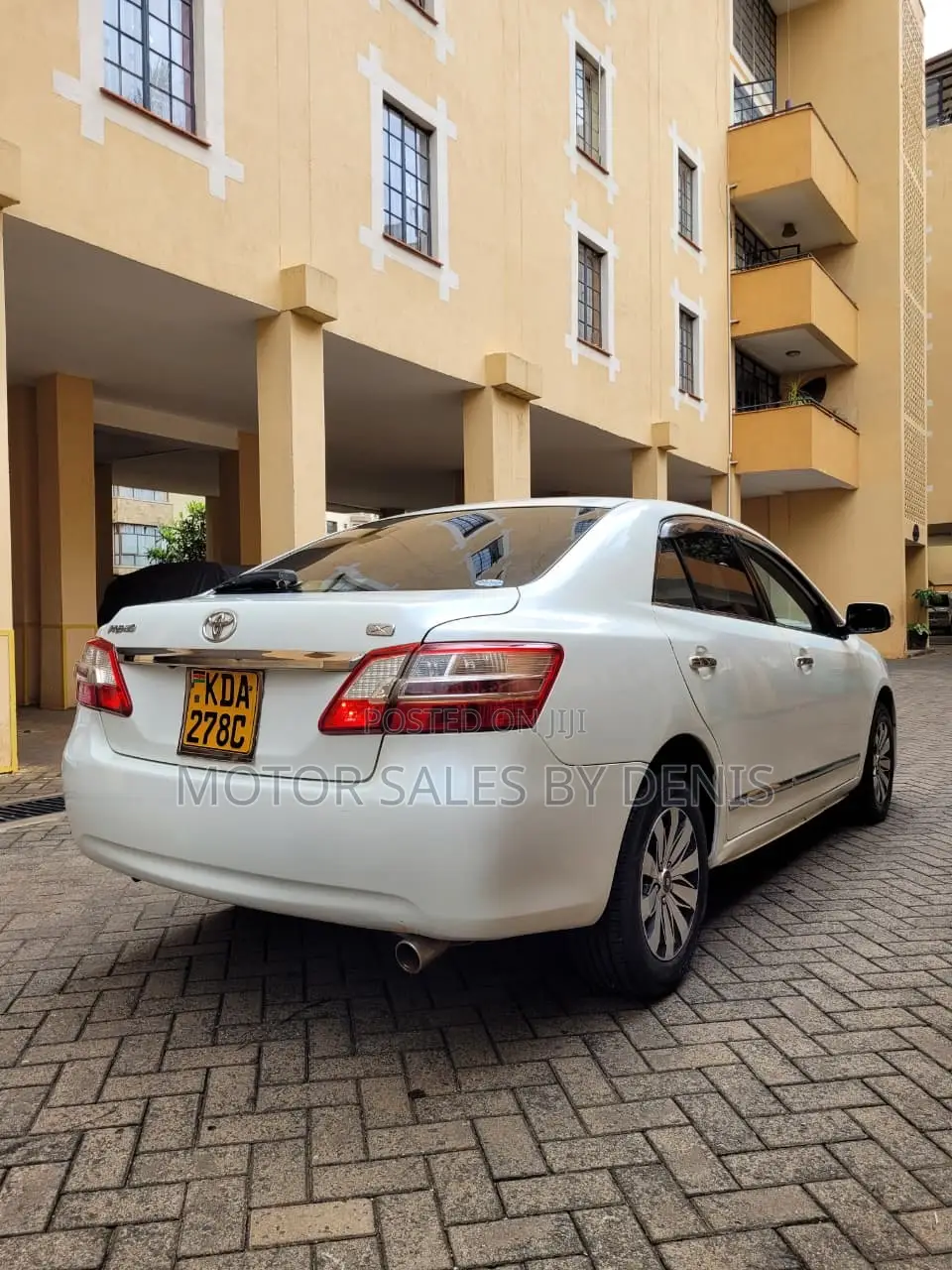 Toyota Premio 1.8 FWD 2013 White